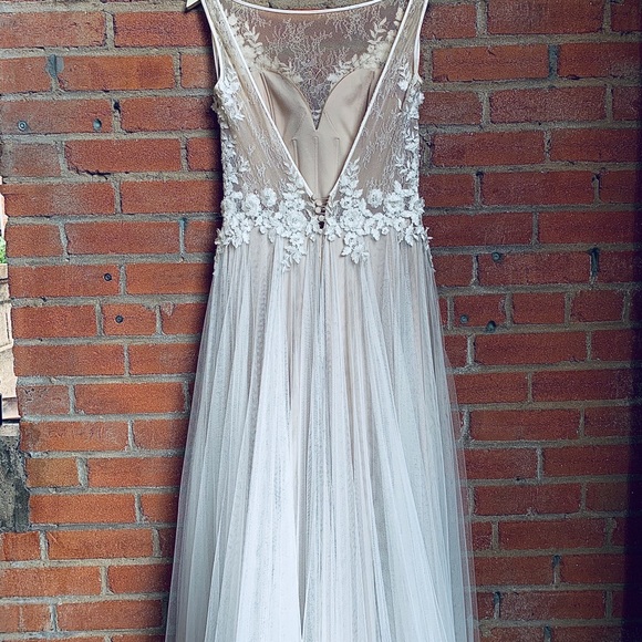 Wedding Dress - Picture 5 of 5